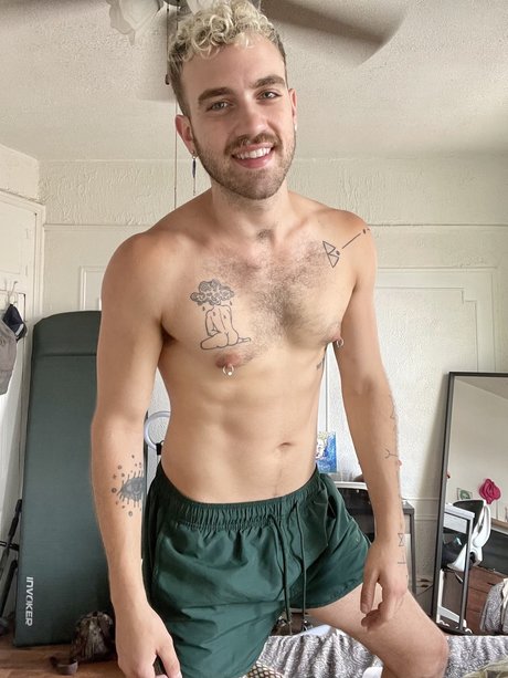 Aaron Oaks pretty pornstar galleries