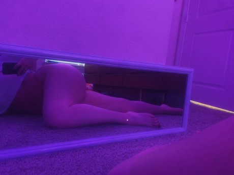 _Simone_ nudes model picture