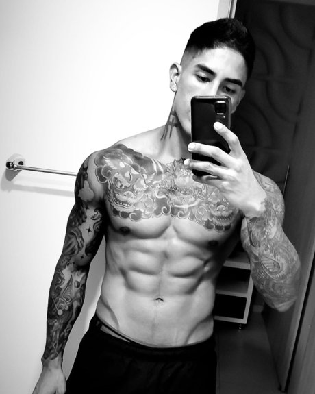 Adan Reilly hot star image