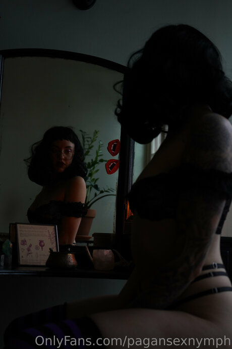 Kitten Nymph Miniatura