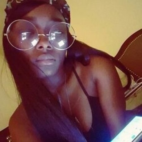 OYG33 pornographic actress images