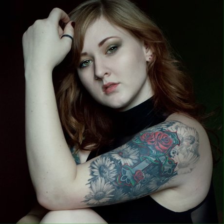 AJ Robins star nudes images