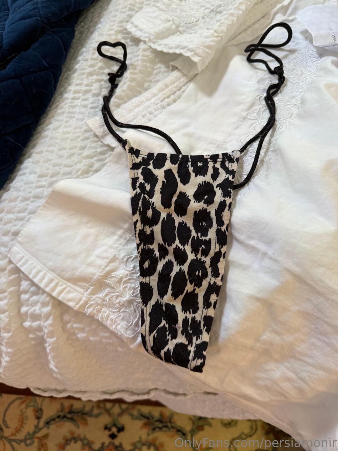 Persia Monir modelo superior galerías