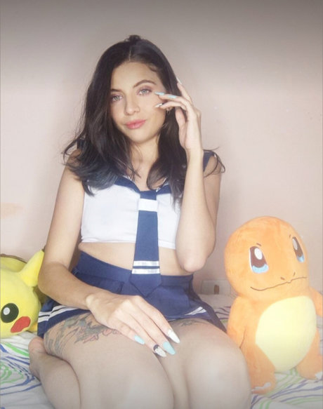 Celeste Pearl model naked pictures