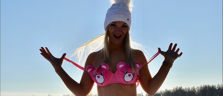 Pinkbearbirgit_ model nude photo