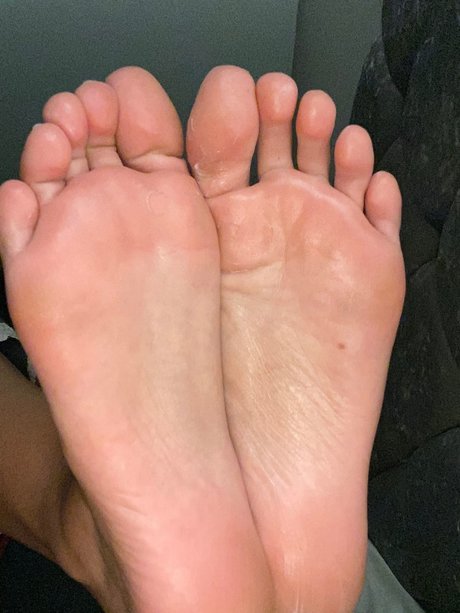 Pretty Toes star nice photo