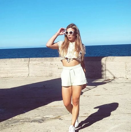 Gabriela Lori étoile érotique des photos