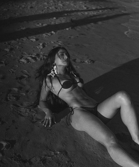 Sabrina Sato arte modelo galería