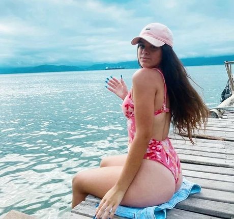 Izabelly Linhares modelo agradable foto