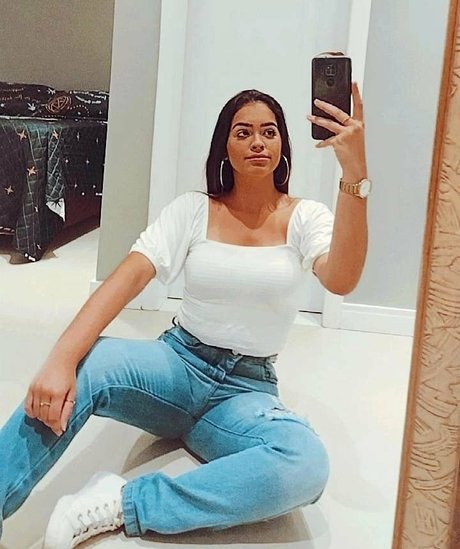 Izabelly Linhares actrice hd collection