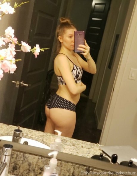 Kailey Ketchum modèles nus archive