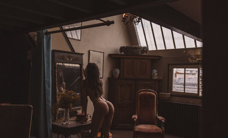 Budai Brigi modelo erótico archivo