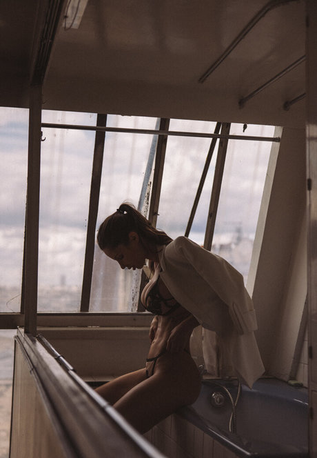 Budai Brigi estrella porno agradable imagen