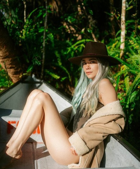 Melodi Flack adult model galleries