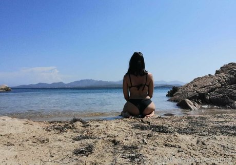 jemahug_ beau modèle des photos