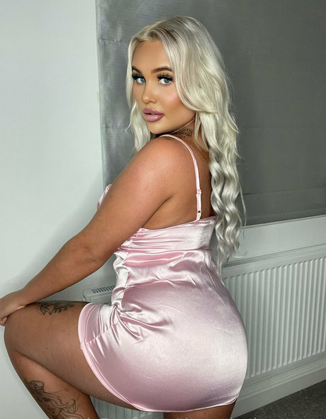 inkedblondieeee estrella porno gratis archivo