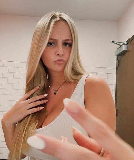 Anya Marie hermosa actriz imágenes