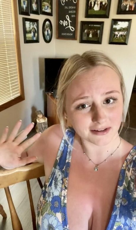 Anya Marie star du porno belle collection