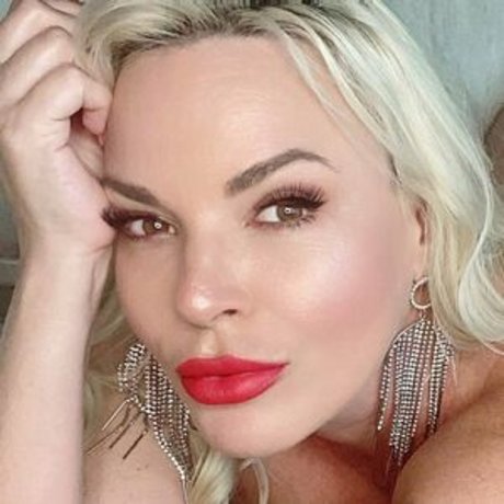 danadearmondfree modèle magnifique des photos