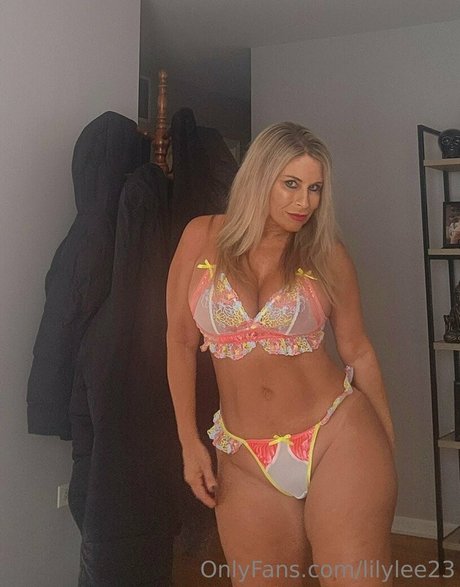 lilylee23 star nudes images