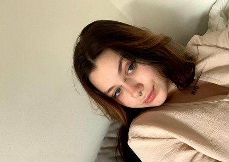 jeanneosk jolie étoile des photos