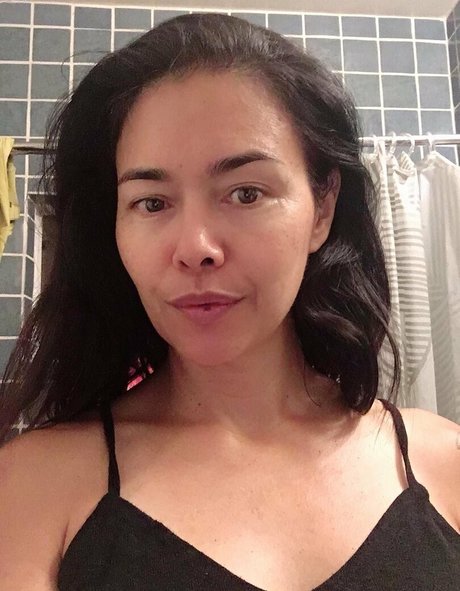 thedanavespoli modelo pornografico galería