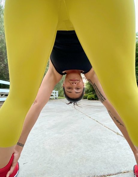 thedanavespoli modelo desnuda galerías