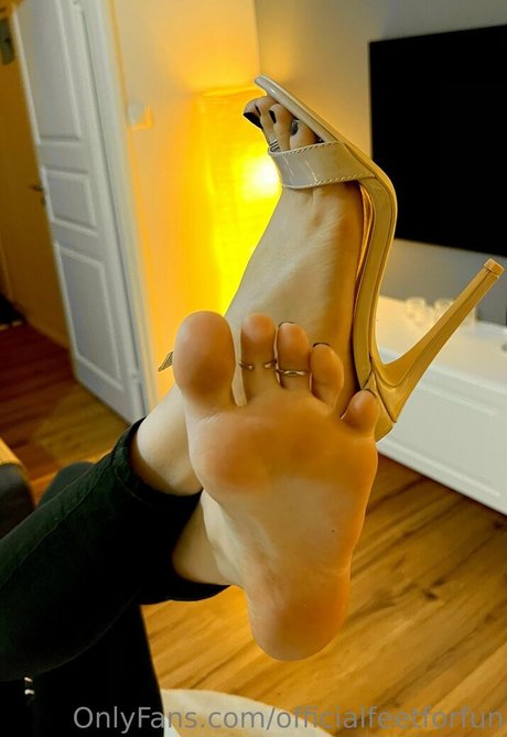 officialfeetforfun arte estrella porno fotos