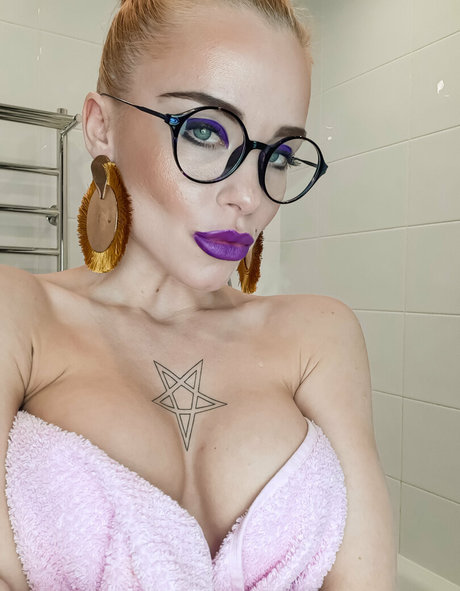 juleeya 69 modelo sexual fotos