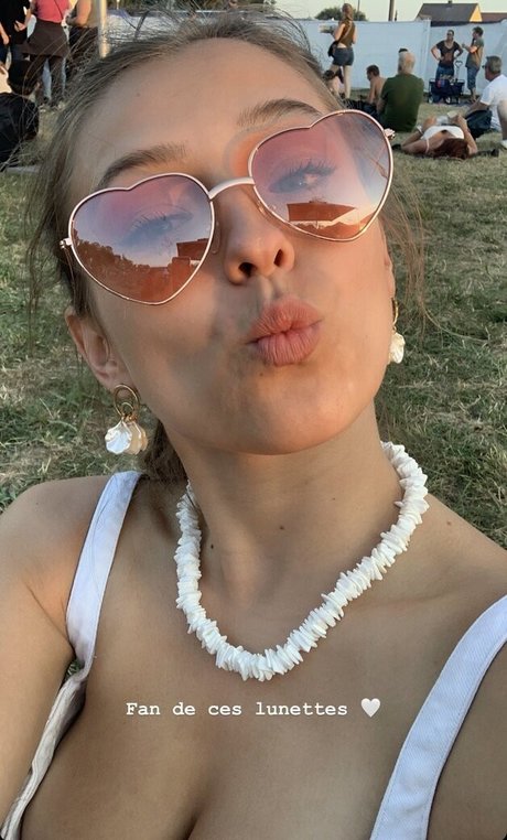 Romane Salvetti haut de star du porno images