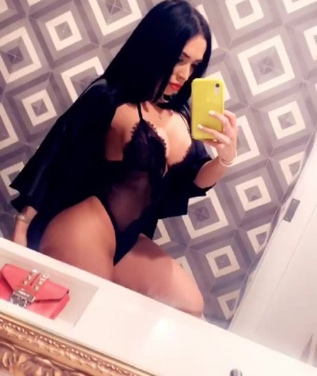 Ansley Pacheco étoile chaude photo