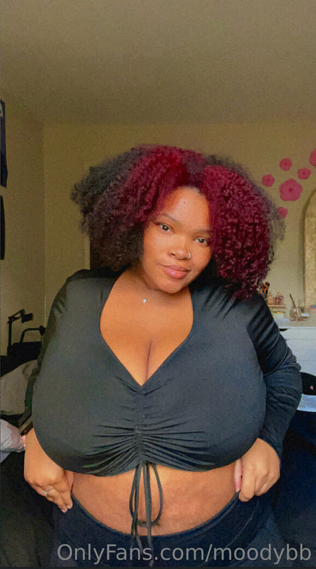 moodybb joli modèle photo