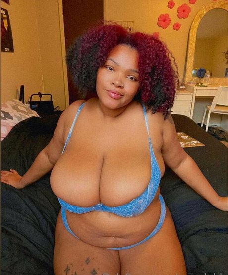 moodybb model adult img
