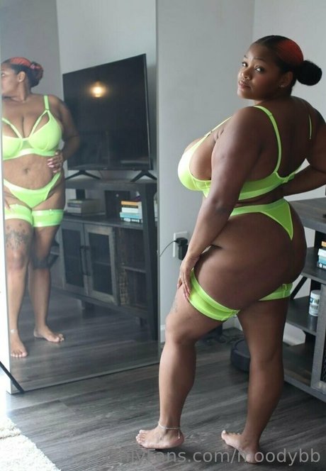 moodybb model hot photos