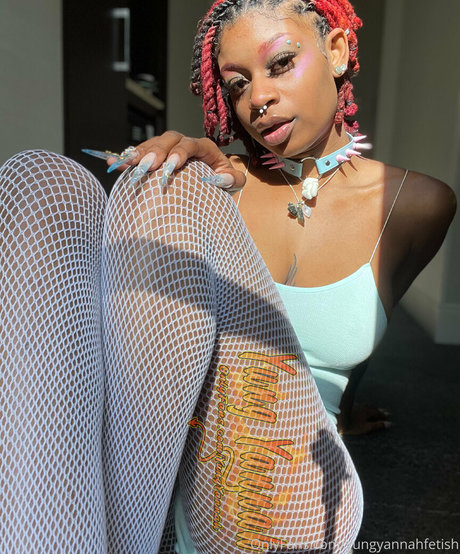 yungyannahfetish étoile sexy image