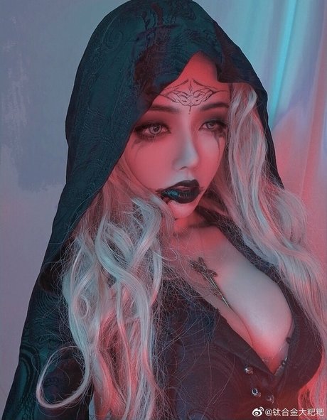 TiTi cosplay modèle porno archive