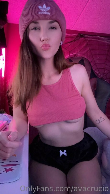 avacrucio erotic pornstar img