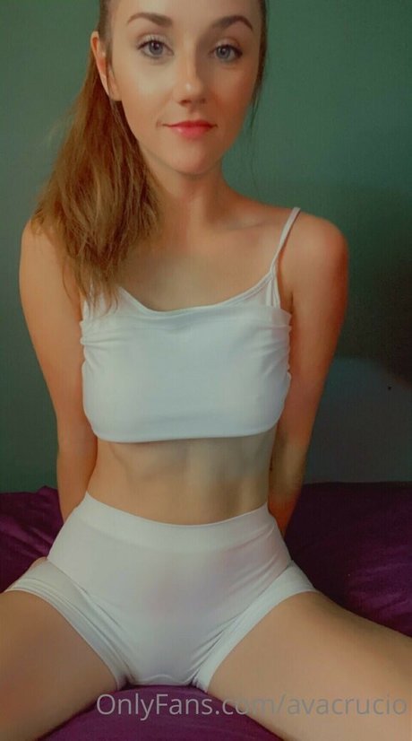 avacrucio model sex photo