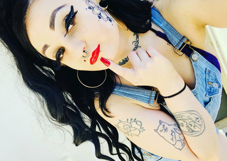 knockedxloose actriz libre foto