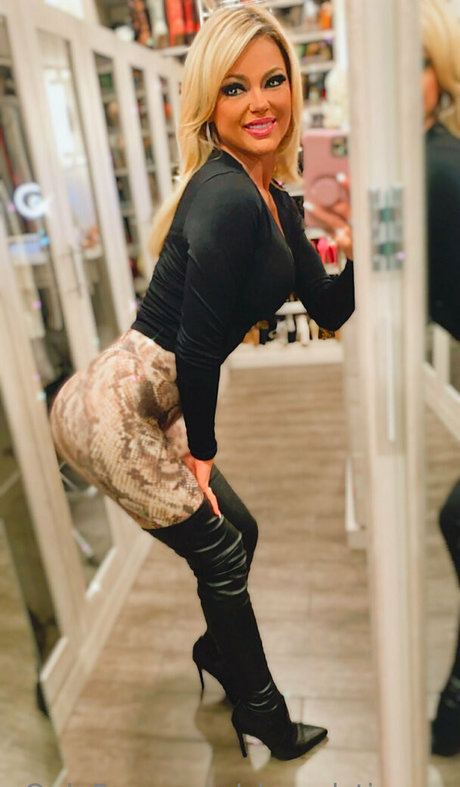 chanelstjames modelo hermosa imagen