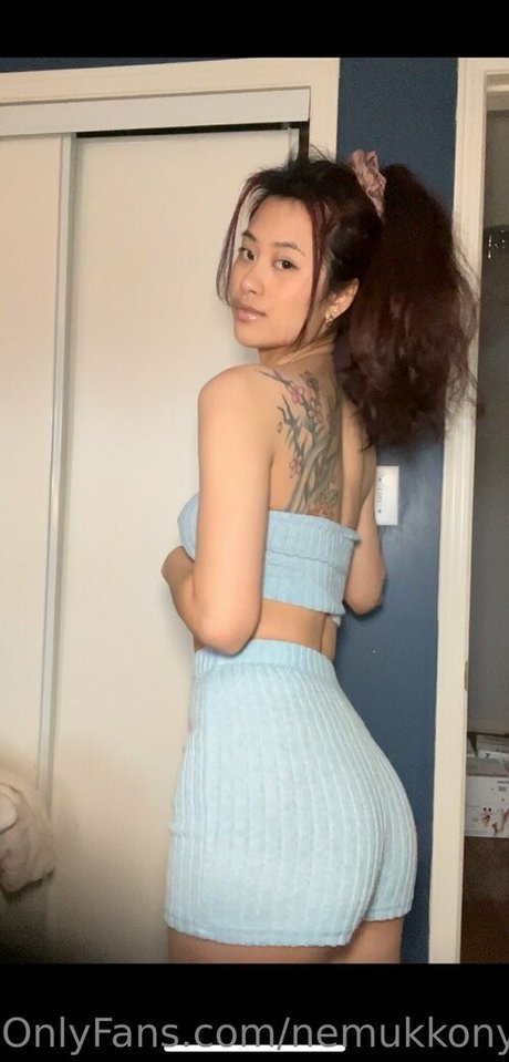 nemukkonyago estrella porno imagen