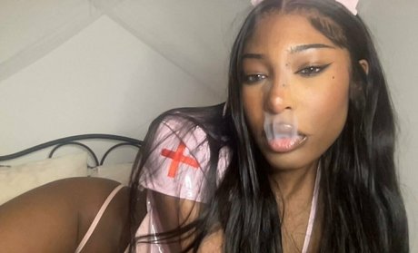 meruhart666 modelo atractivo imagen