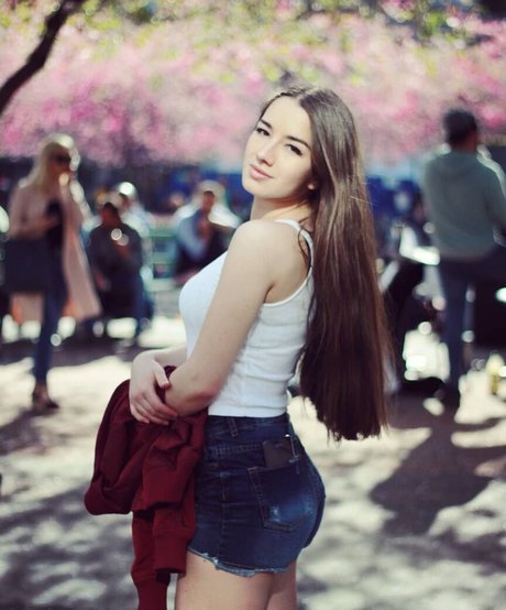 Miss Mikkaa estrella galería