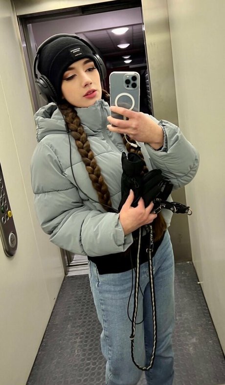 Miss Mikkaa actriz porno foto