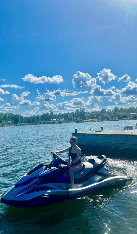 Miss Mikkaa star du porno nue des photos