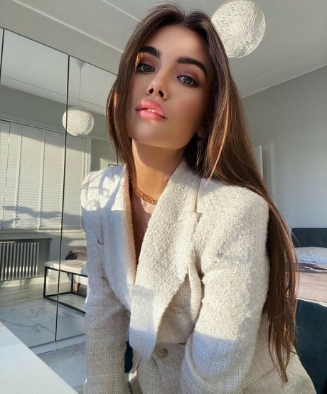 Claire Molin star du porno érotique photo