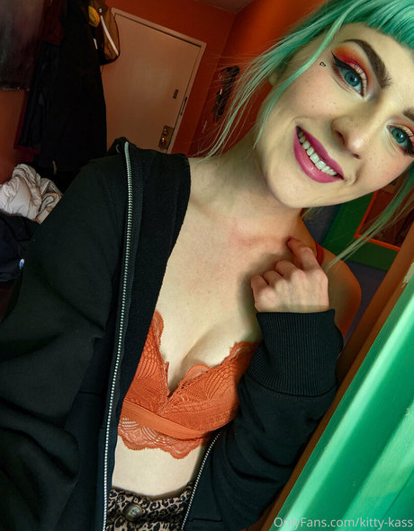kittykass free estrella sexy imagen