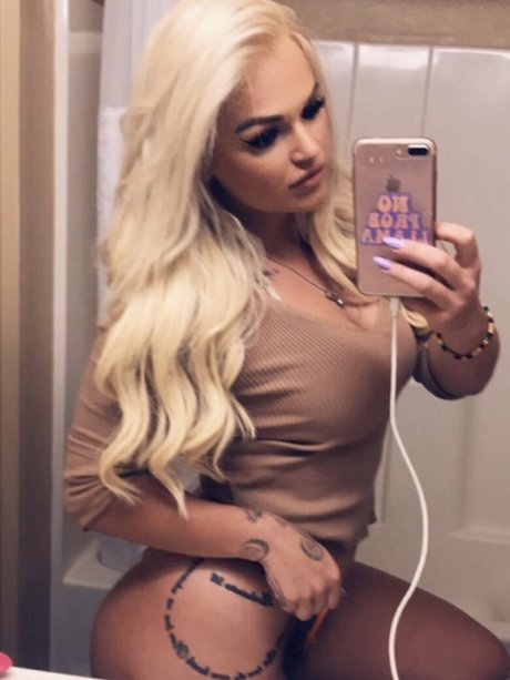 gun mamii actrice artistique photos