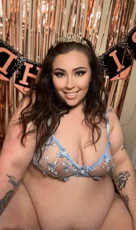lesbian milf onlyfans top pics