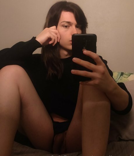 pastelle trash hot actress photos